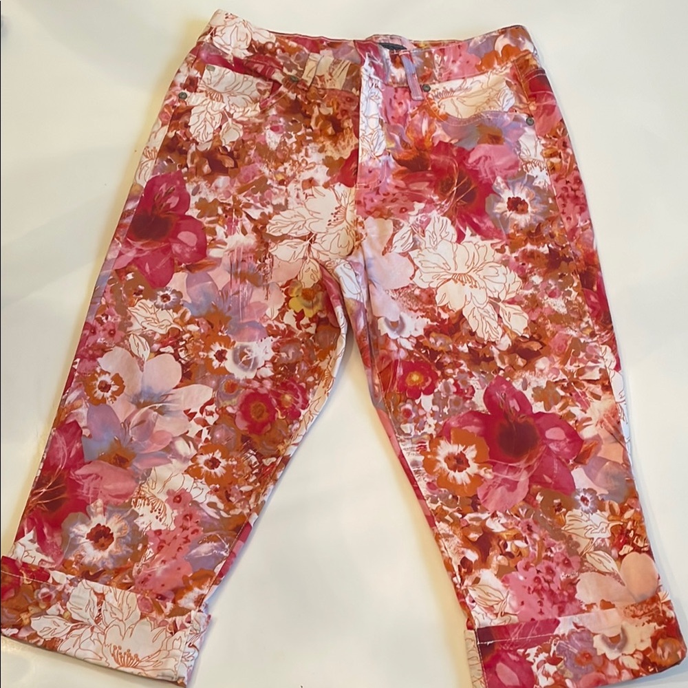 Floral Print Cropped Pants